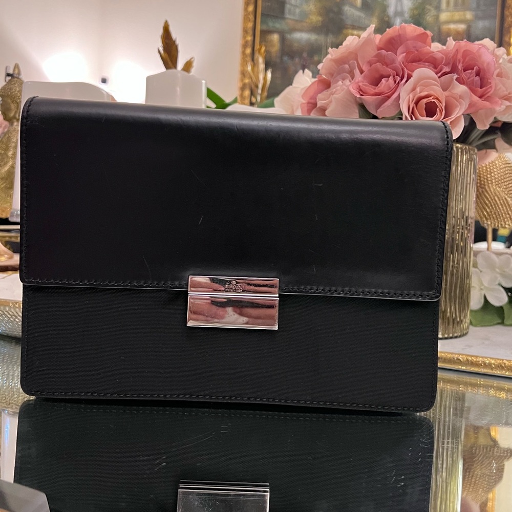 GUCCI clutch and wristlet bag - Picture 2 of 11